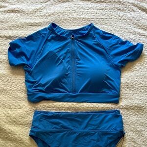 SOLD | Knix Short Sleeved Swim Top | XL